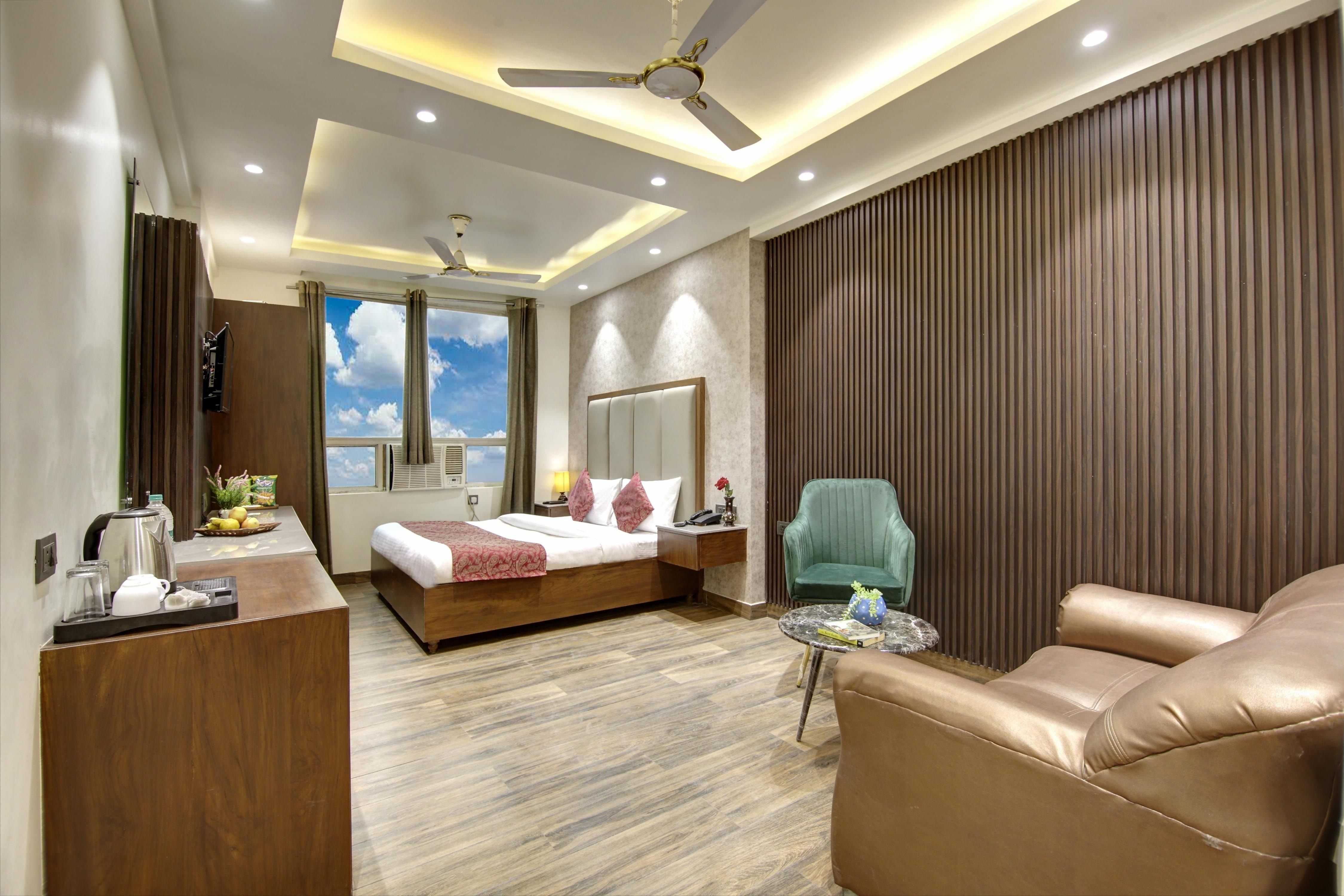 Hotel Kashish Plaza - Tap to explore photos