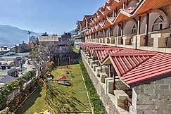 Shingar Regency - Centrally Heated Comfort (5 minutes drive from the Mall Road), Manali