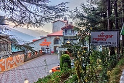 Shingar Regency - Centrally Heated Comfort (5 minutes drive from the Mall Road), Manali