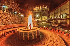 Shingar Regency - Centrally Heated Comfort (5 minutes drive from the Mall Road), Manali
