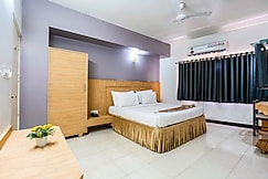 Hotel Ashish Palace