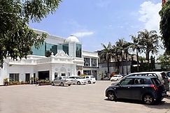 Hotel Deep Palace, Kanpur