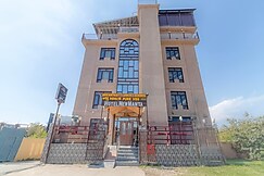 Hotel New Mamta Pure Veg Near By Dal Lake, Srinagar