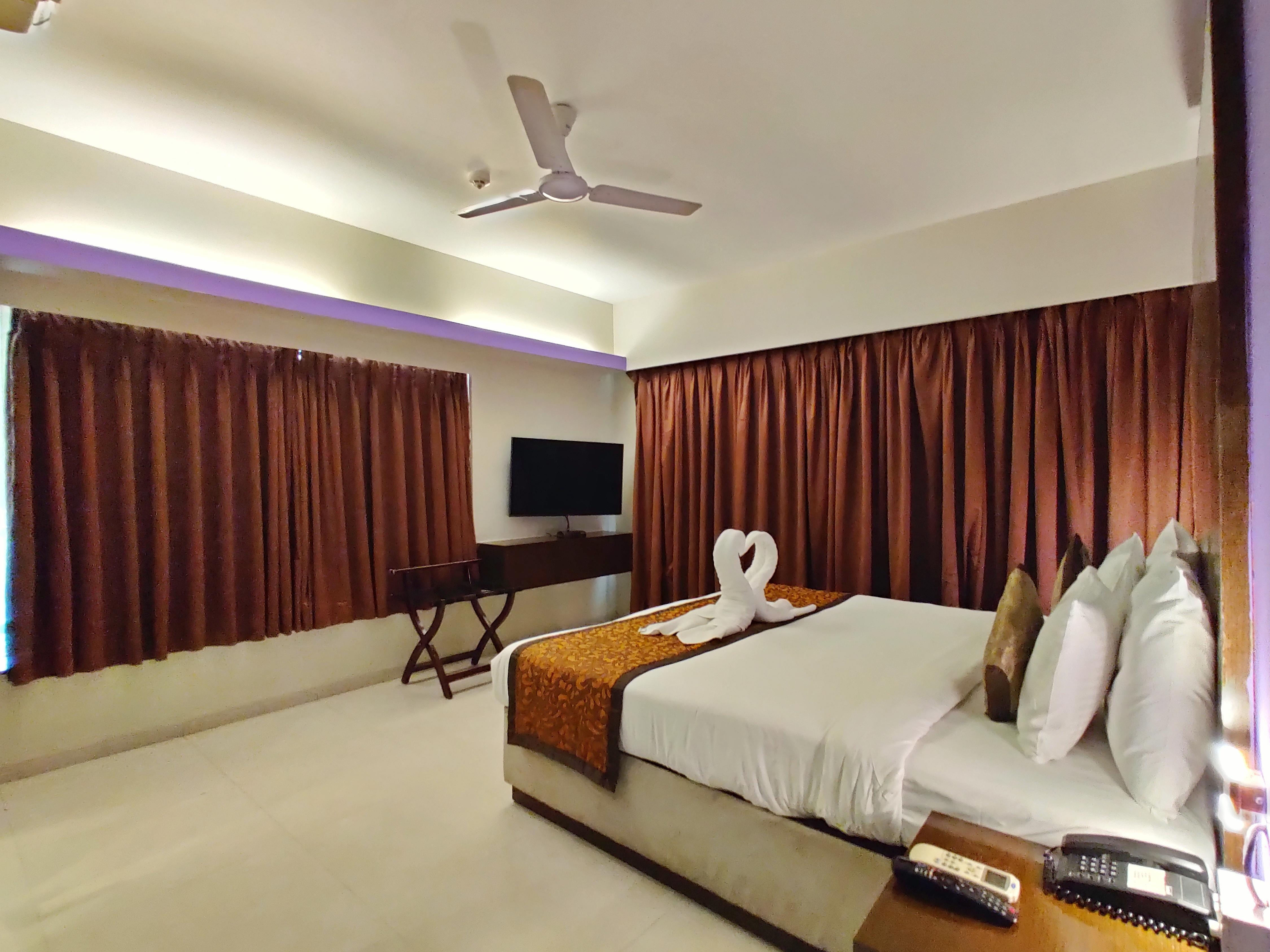 Citrus Hotel Lonavala - Tap to explore photos