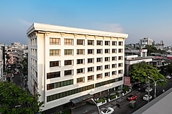 The Avenue Regent, Udumalapet