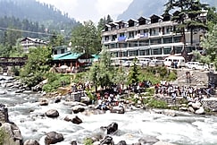 Satkar Residency - Riverside Old Manali, Manali