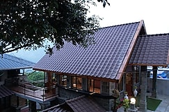 Shamrock | Rooms in a Homestay, Munnar