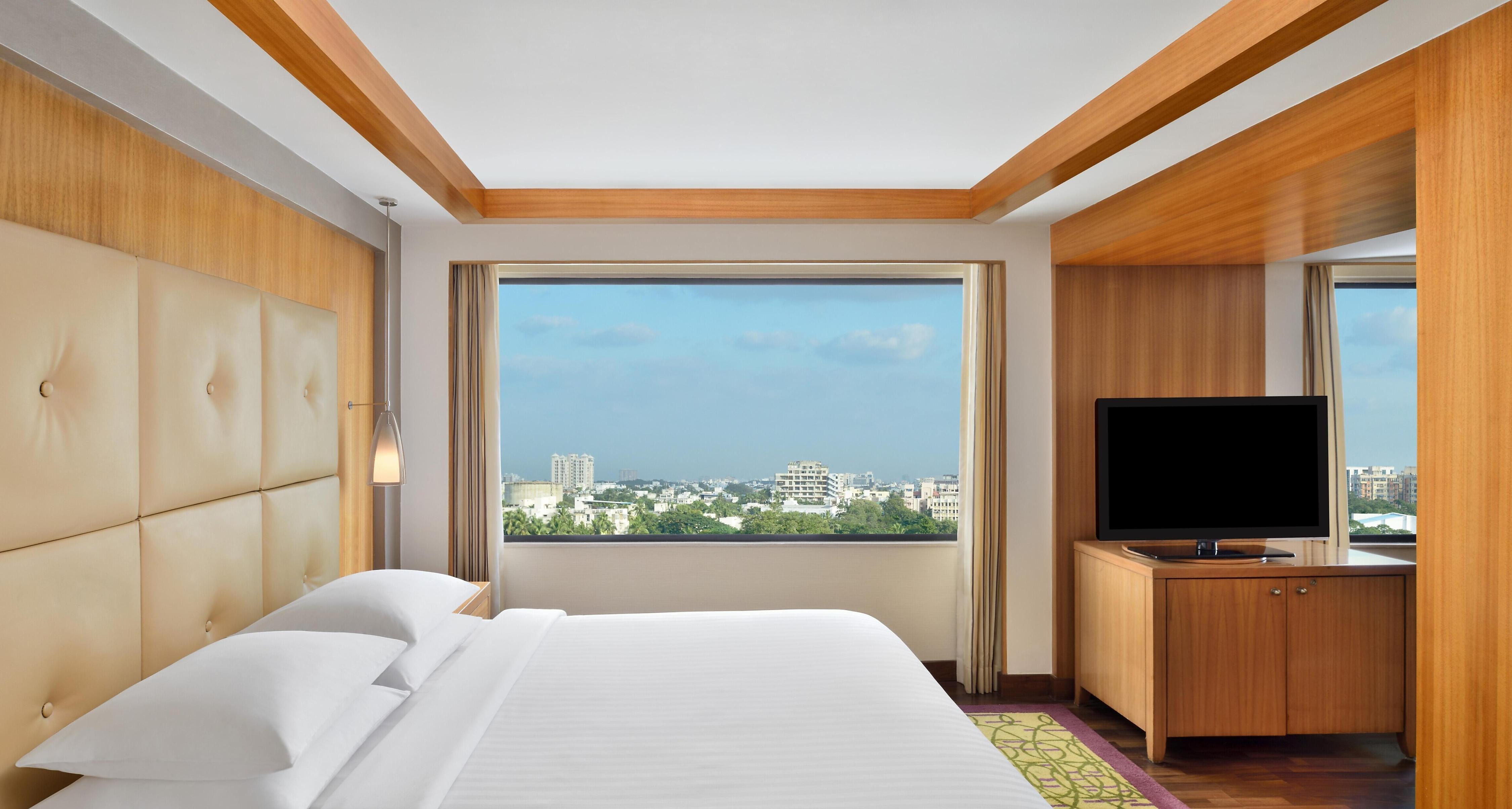 Courtyard Chennai Chennai Hotel Price Address Reviews