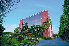 The Piccadily, Lucknow