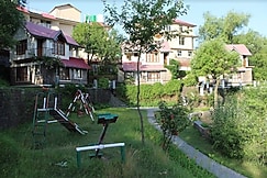 Nishaad Resorts : Breathtaking View of the Dhauladhar Mountains, Dharamshala