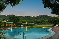 Wood Castle Spa Resort- A River Access Property, thalisain