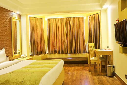 Dee Marks Hotel Delhi Hotel Price Address Reviews