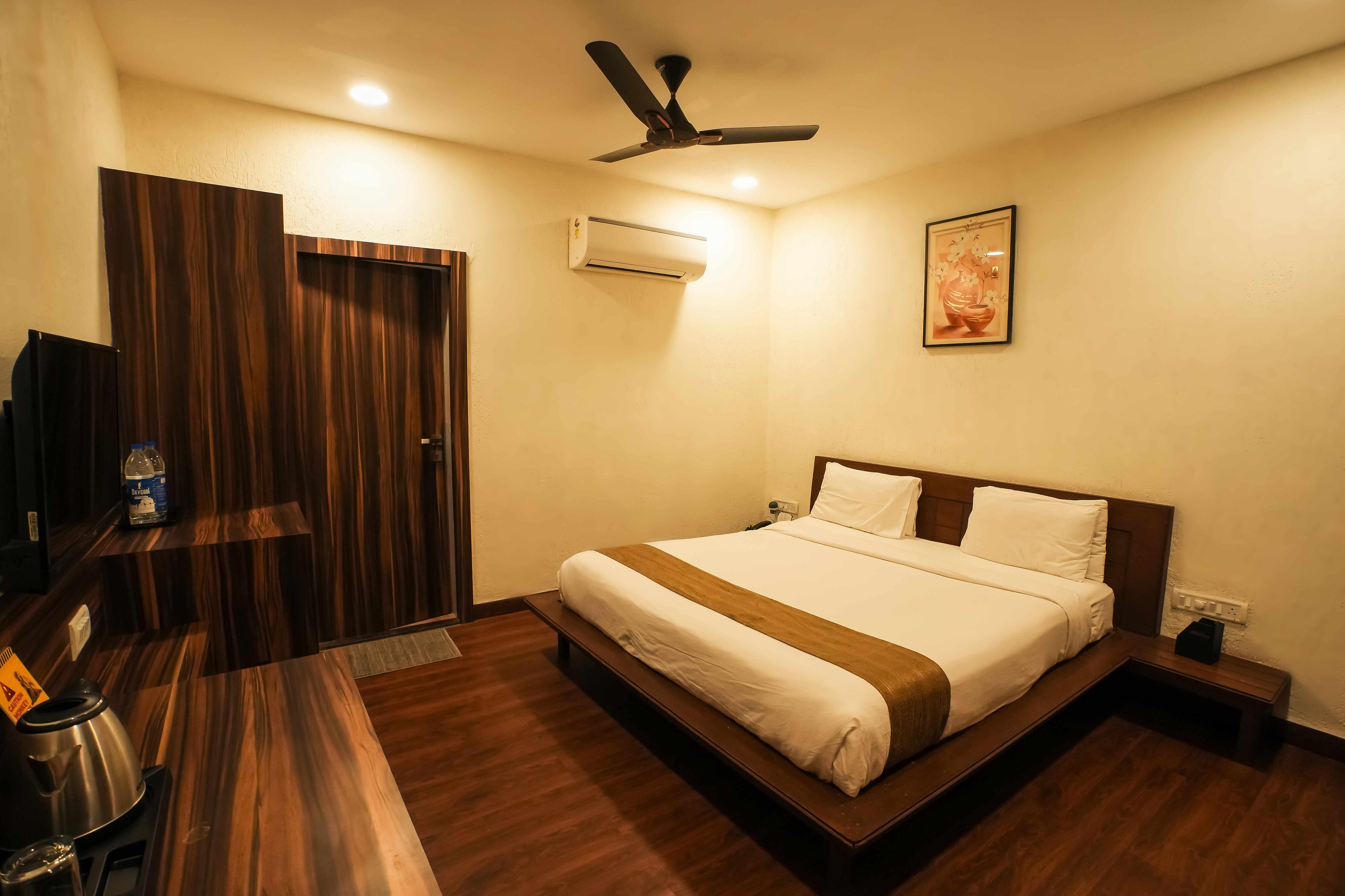 Deluxe Room ( Couple Only) 1