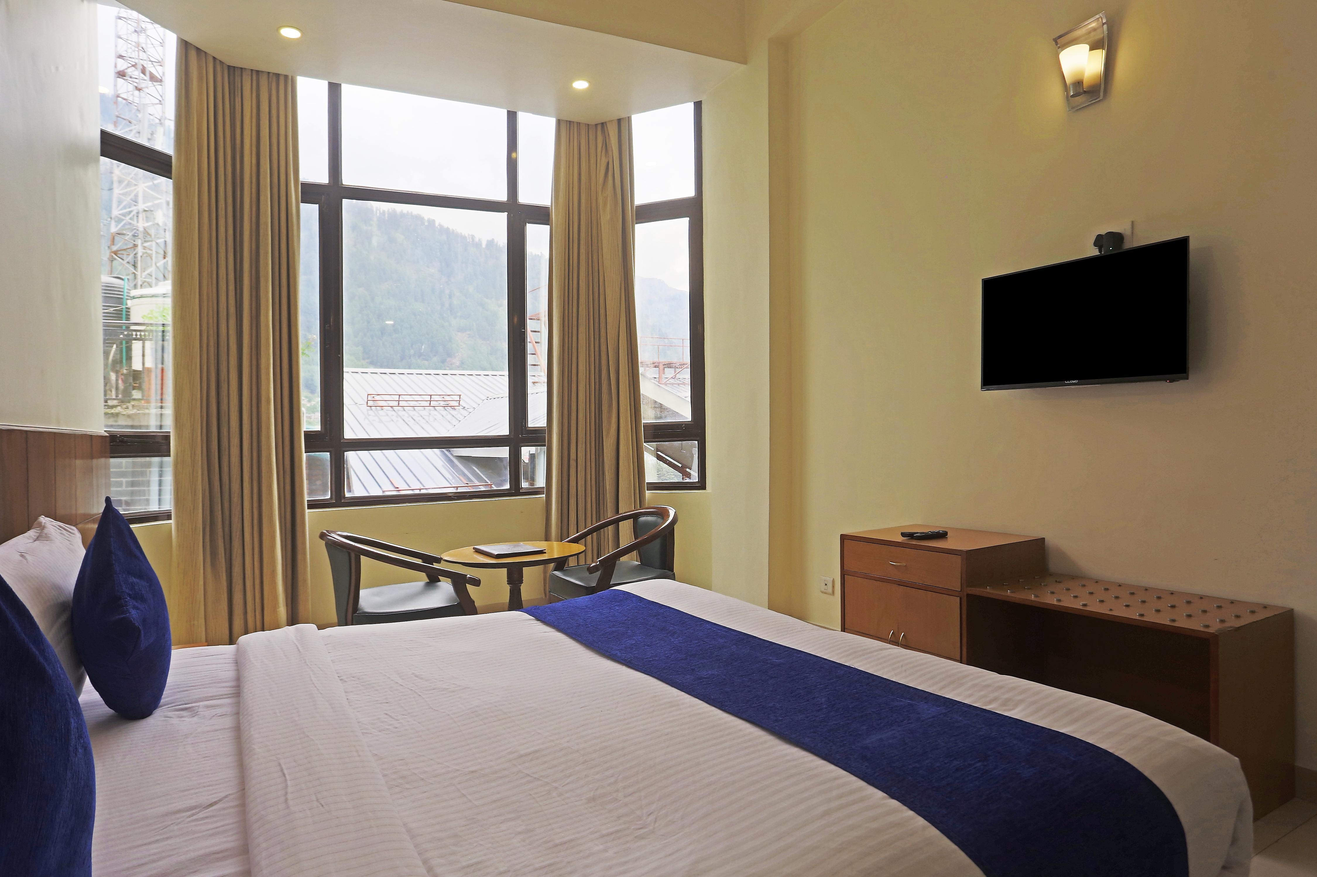 Hotel Broadways Inn - Tap to explore photos