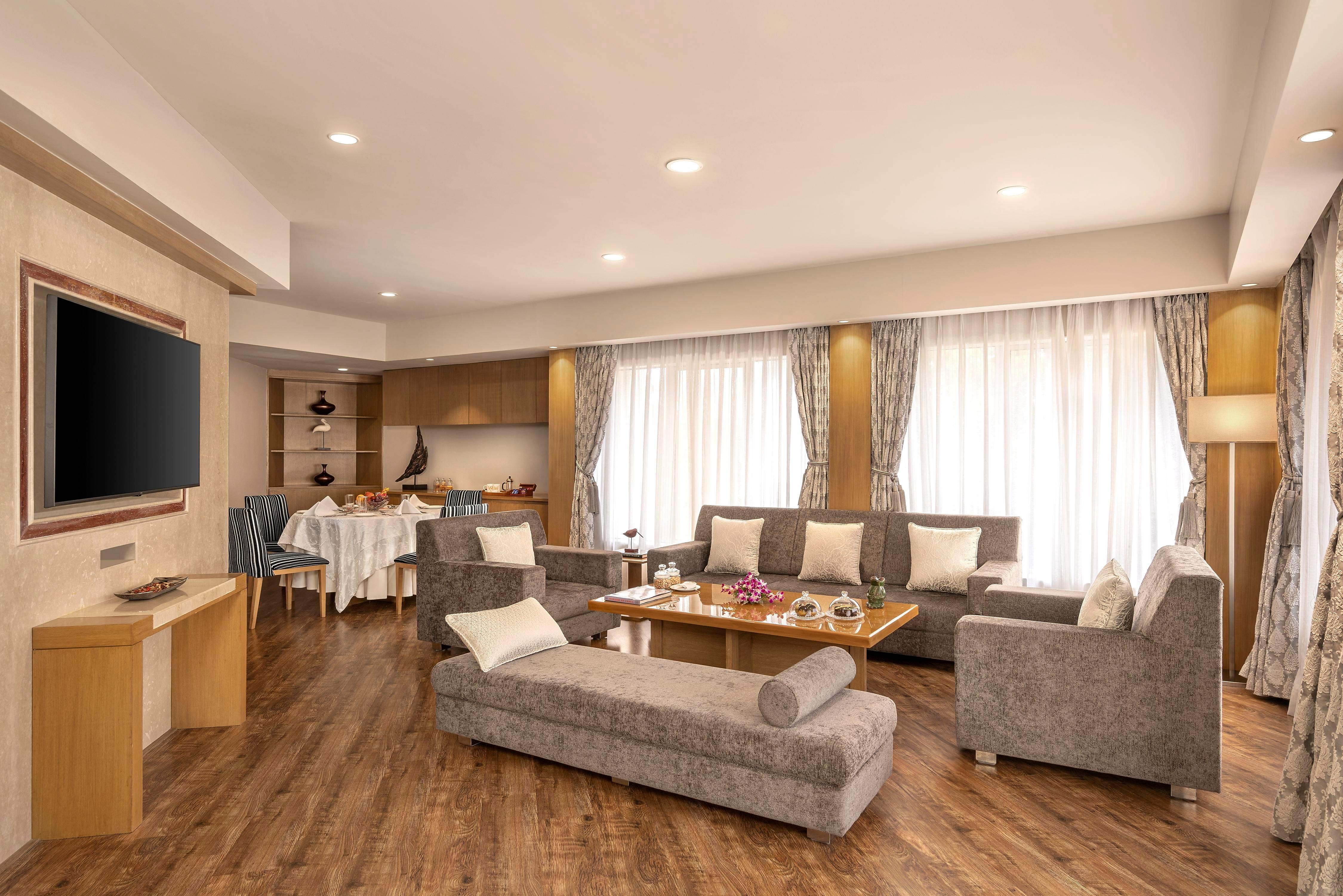 Deluxe Suite 1