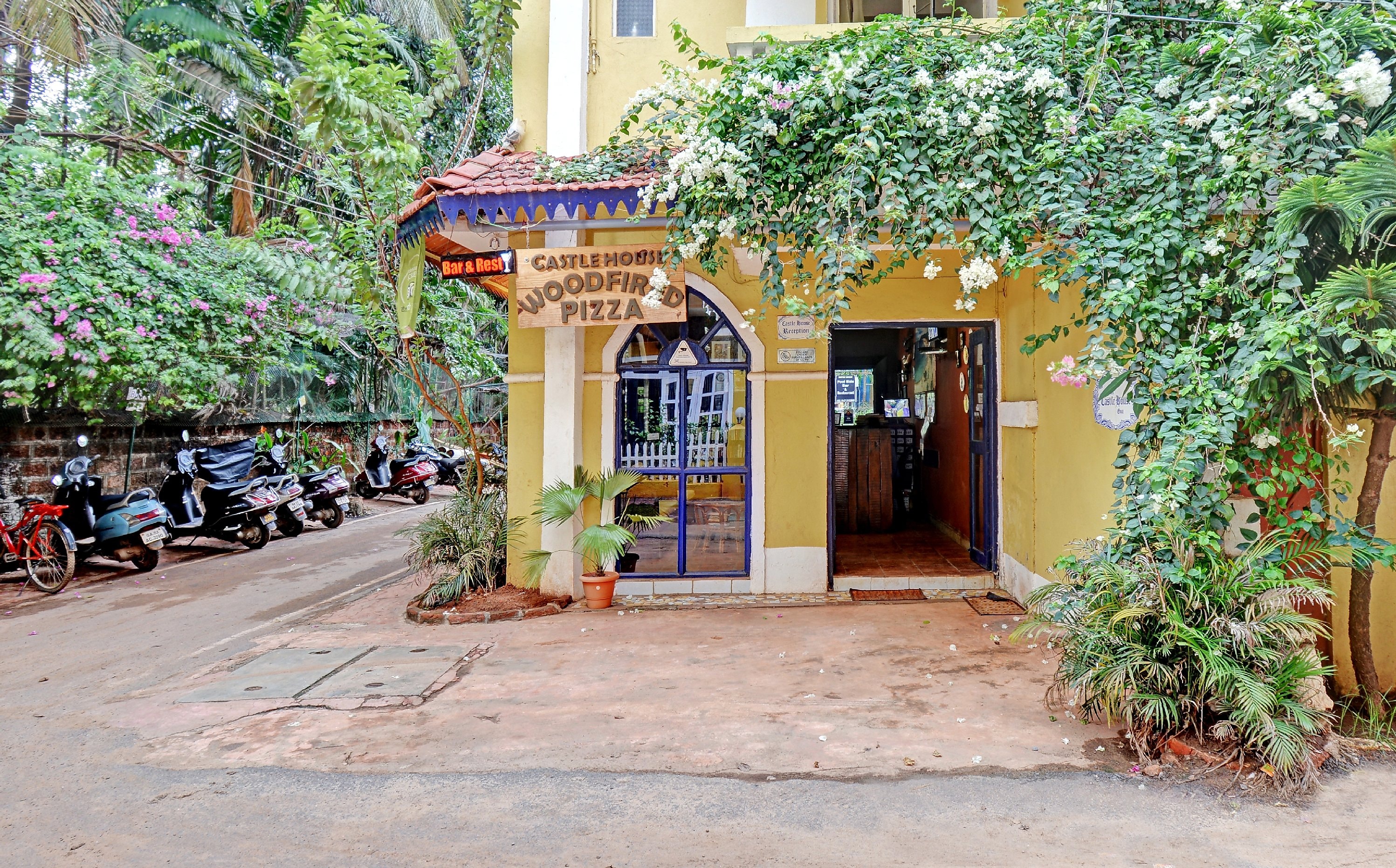 Castle House Calangute Goa INR 1840 OFF ( ̶4̶3̶0̶0̶ ) Hotel Price