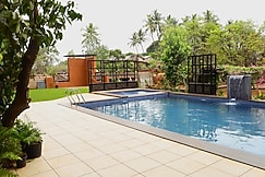O'NEST Luxury Homestay | Rooms & Wi-Fi, Devrukh