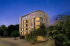 Hotel Dev Corporate, Daskroi