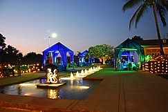 Manas Resort with Petting Zoo, Karanjwan