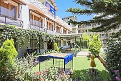Hotel Sapphire Grand, Ooty