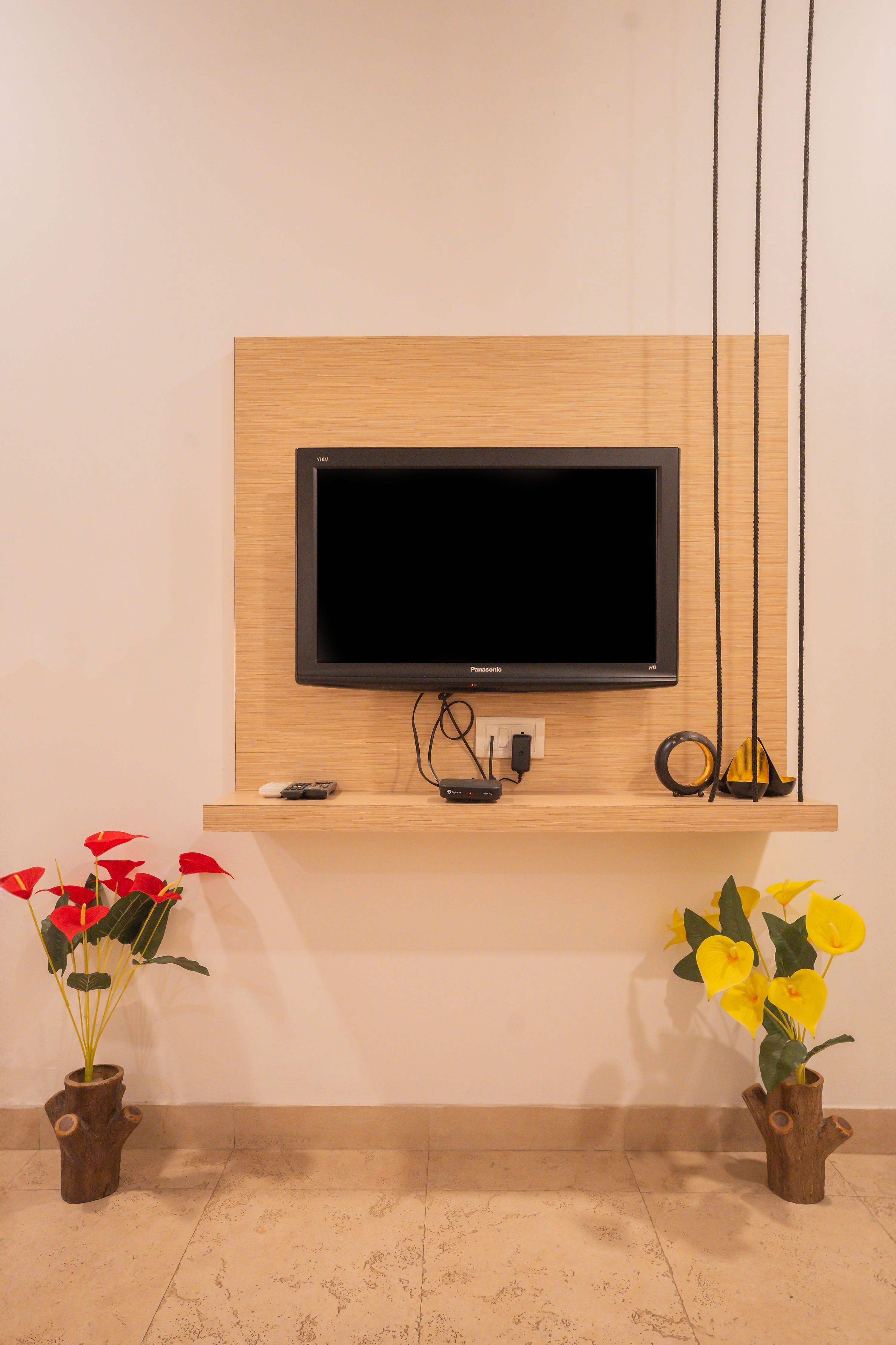Ahuja Residency Parklane,Dlf Phase I - Tap to explore photos