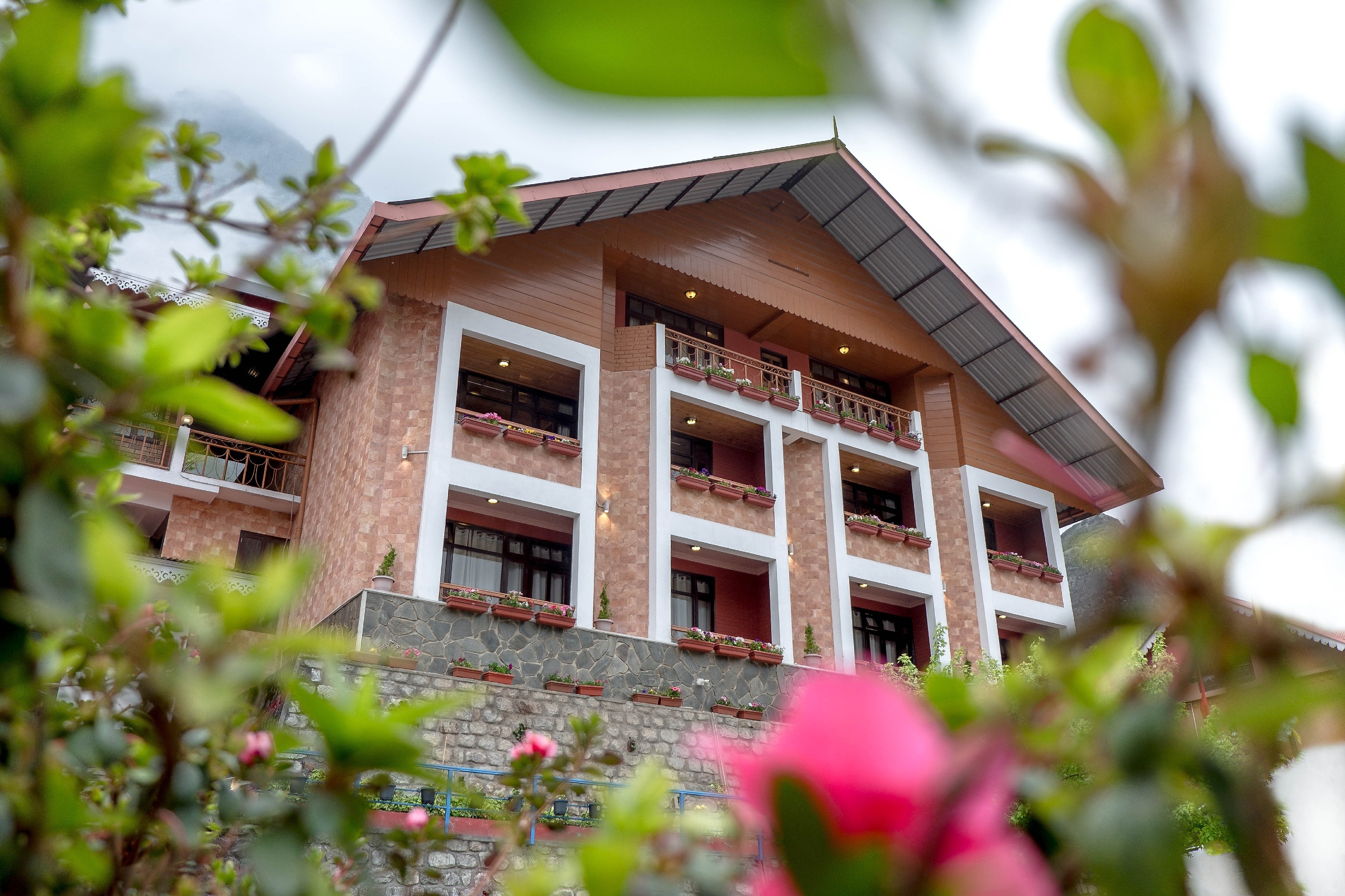 Yarlam Resort Best Rates on Lachung Hotel Deals, Reviews & Photos