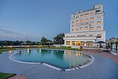 Royal Sarovar Portico