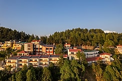 Club Mahindra Kanatal, Kanatal
