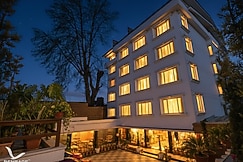 Comrade Inn, Srinagar