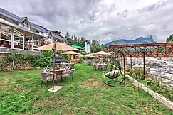 PARADISE-The Whitehouse Cafe (A Riverside Retreat), Manali