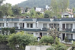 Van Durga Villas & Suites, Katra