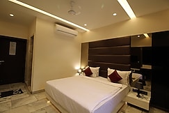 Shivam Hotel, Pune