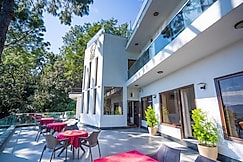 The Golden Sunrise Hotel, Nainital