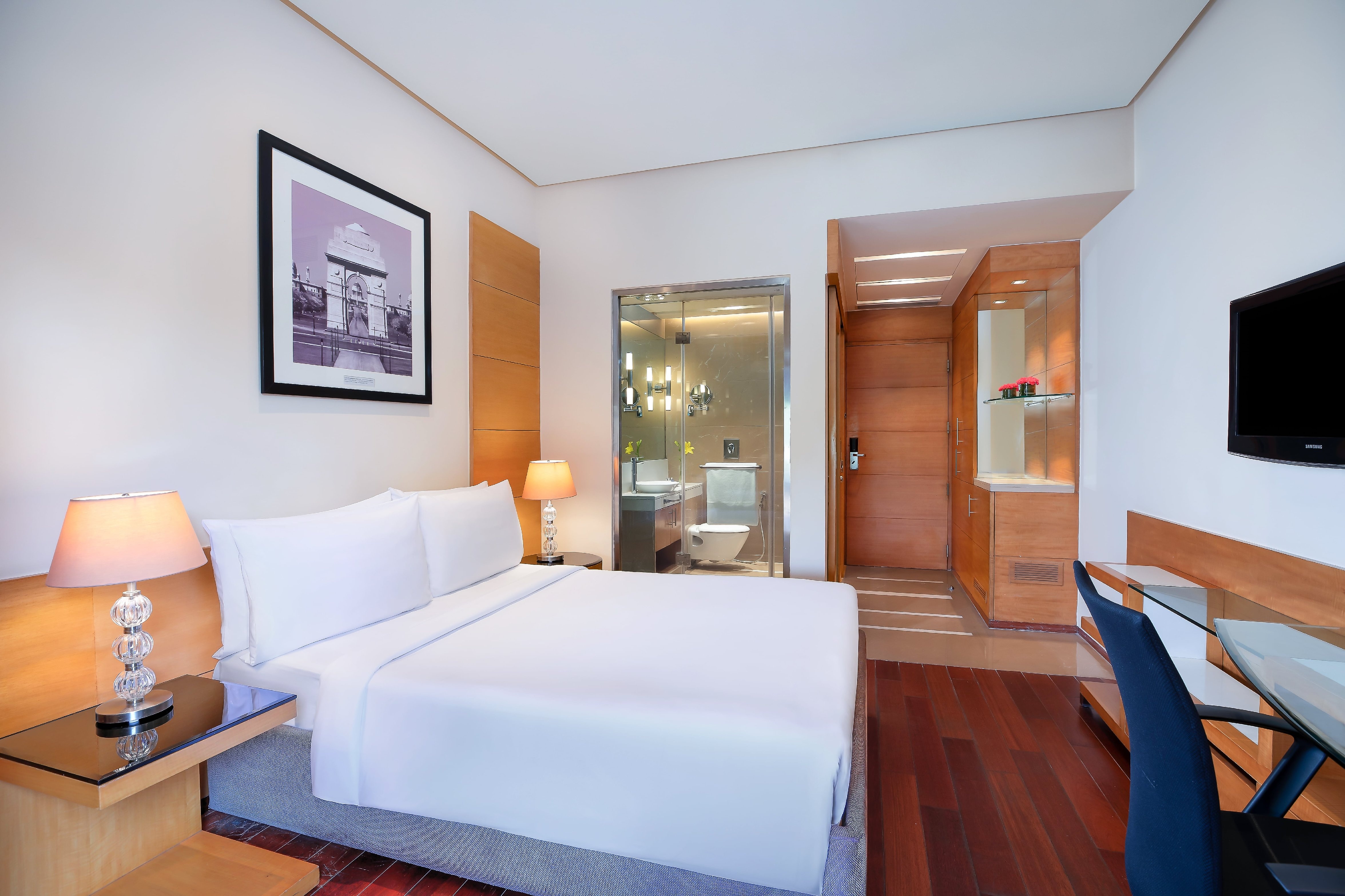 Radisson Blu Marina Hotel Connaught Place Best Rates on Delhi Hotel Deals, Reviews & Photos