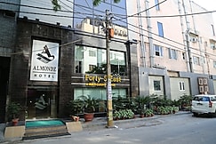 Almondz Hotel, Delhi