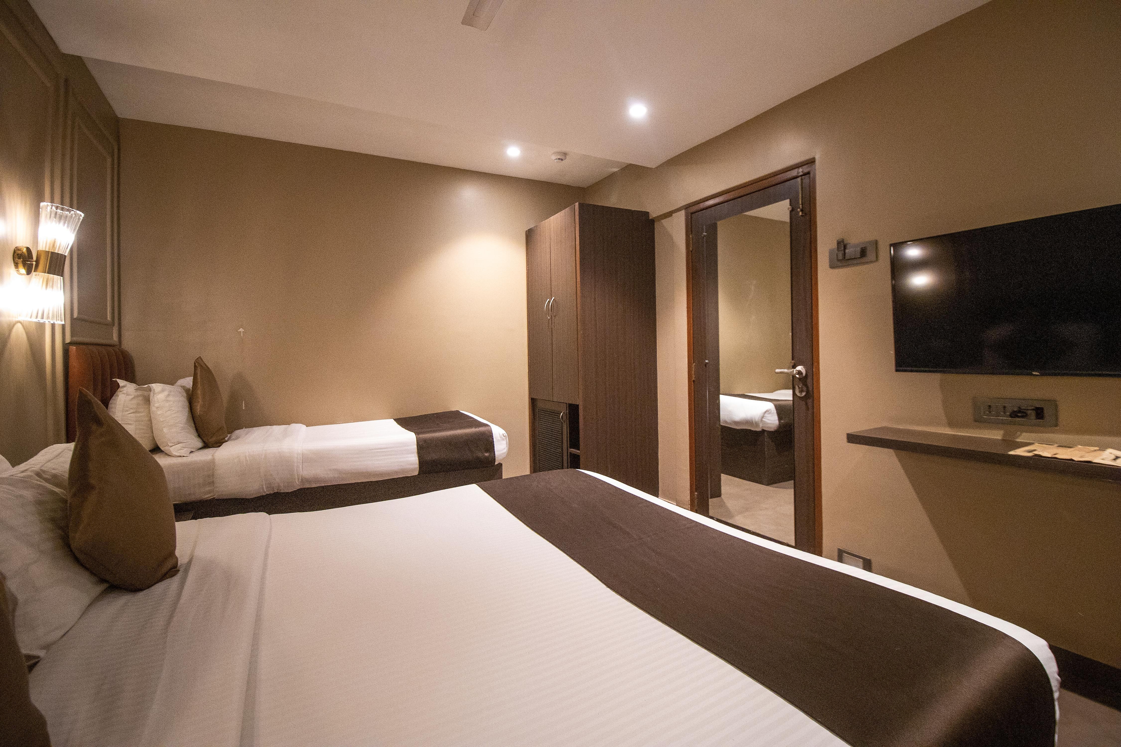 Gulf Hotel Colaba 5