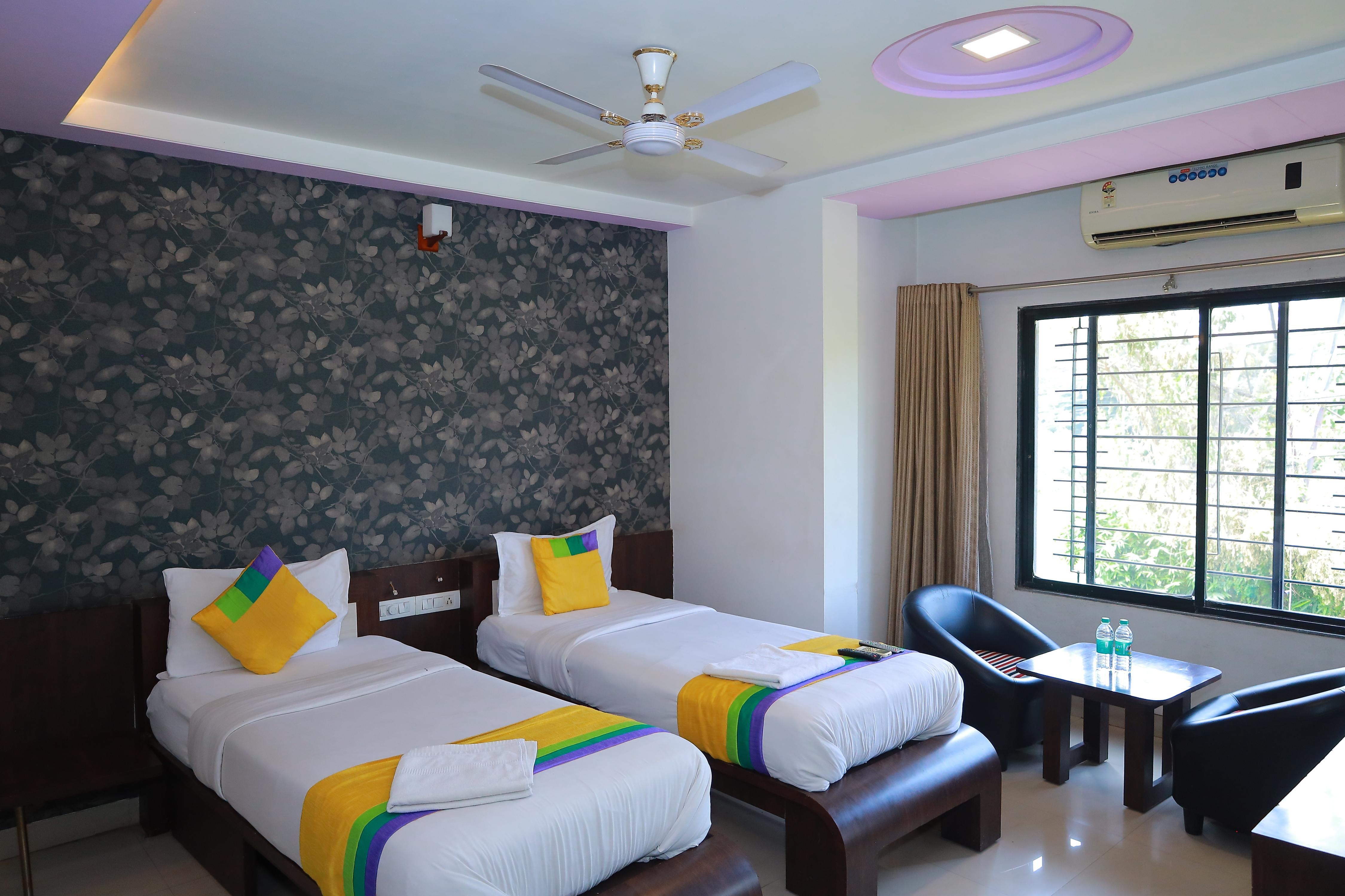 Executive Room A/C 1