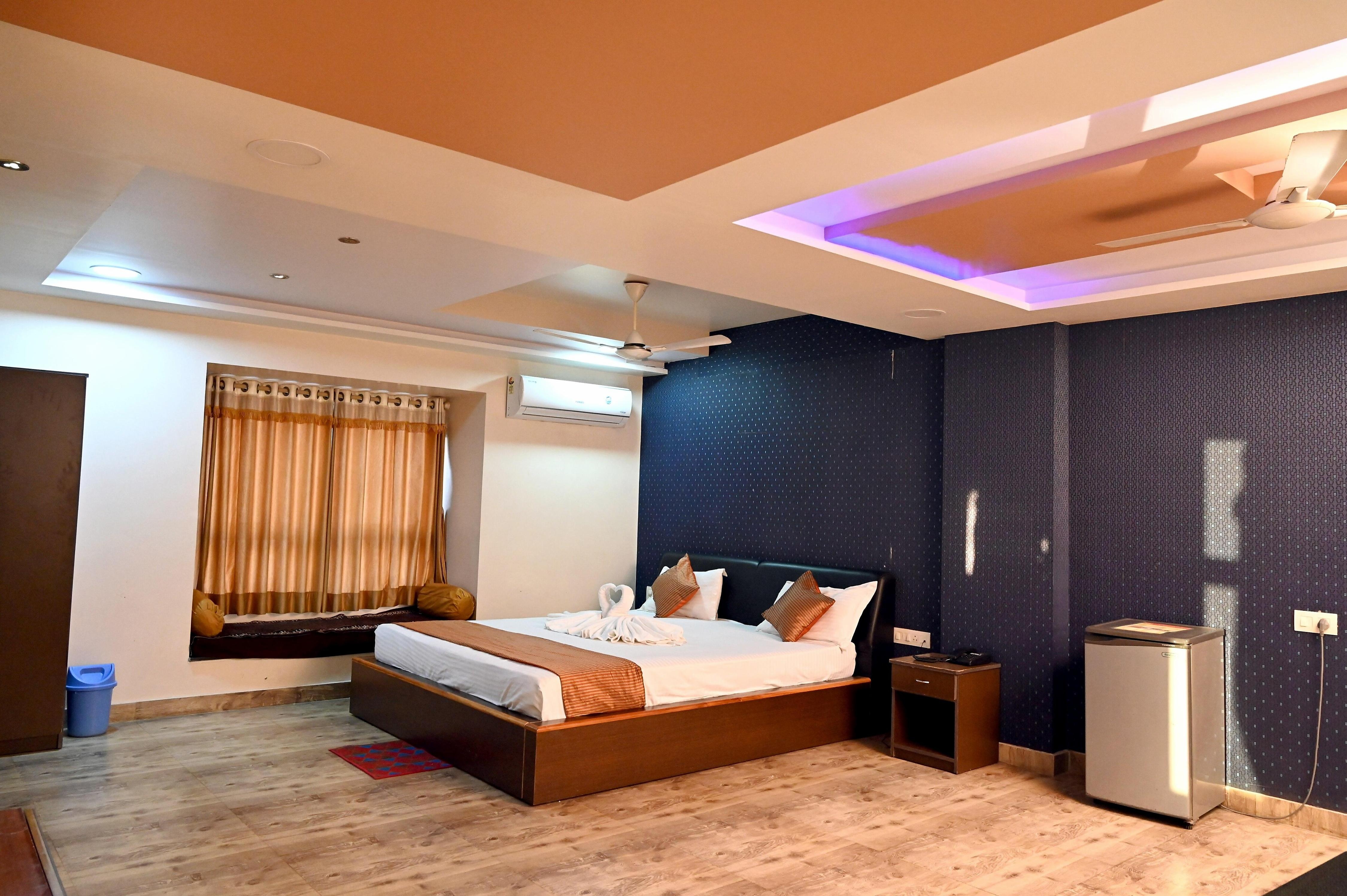 Hotel Sukh Sagar - Tap to explore photos