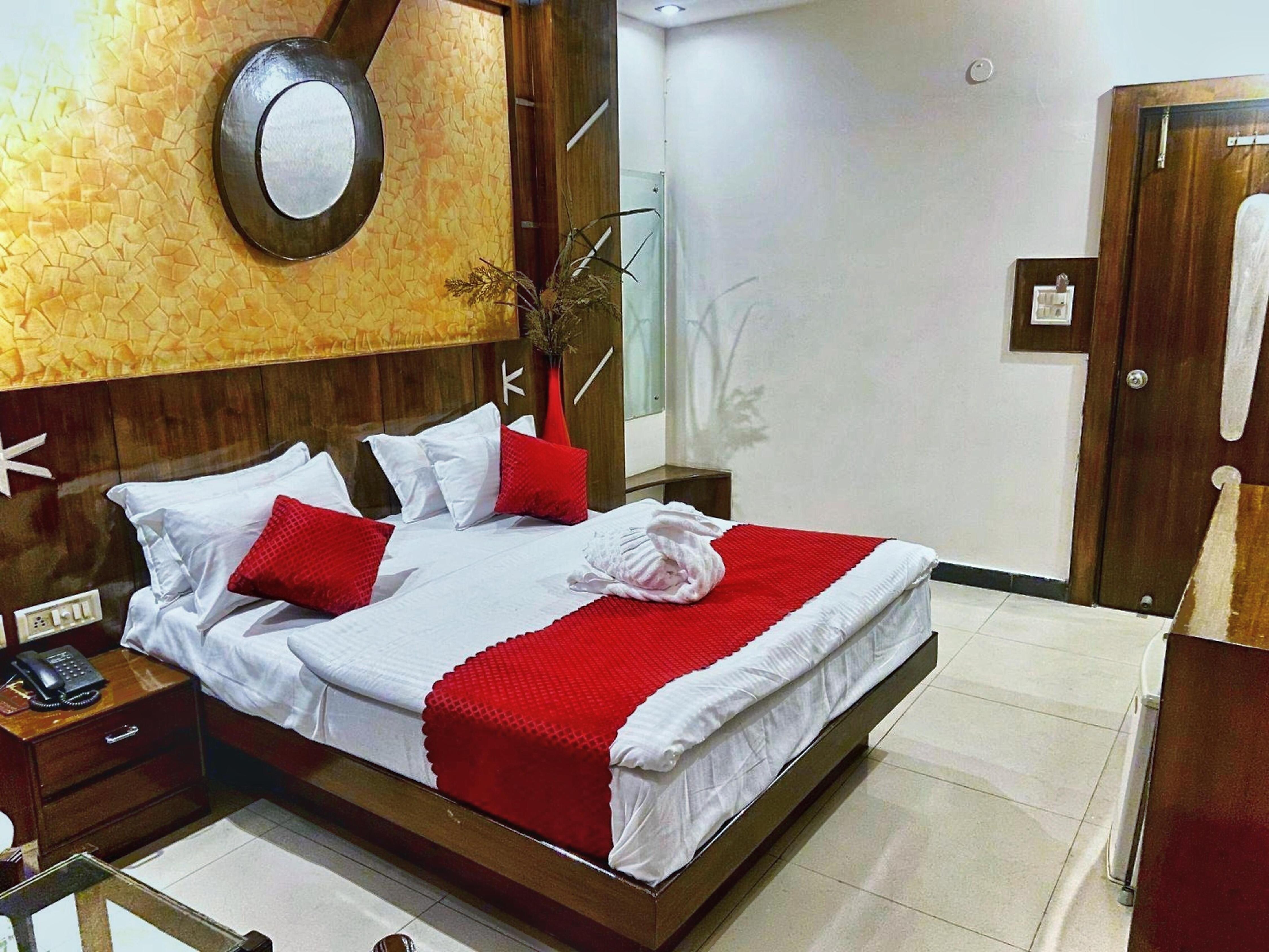 Hotel Krishna Heritage - Tap to explore photos