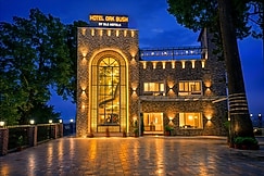 DLS Oak Bush, Mussoorie