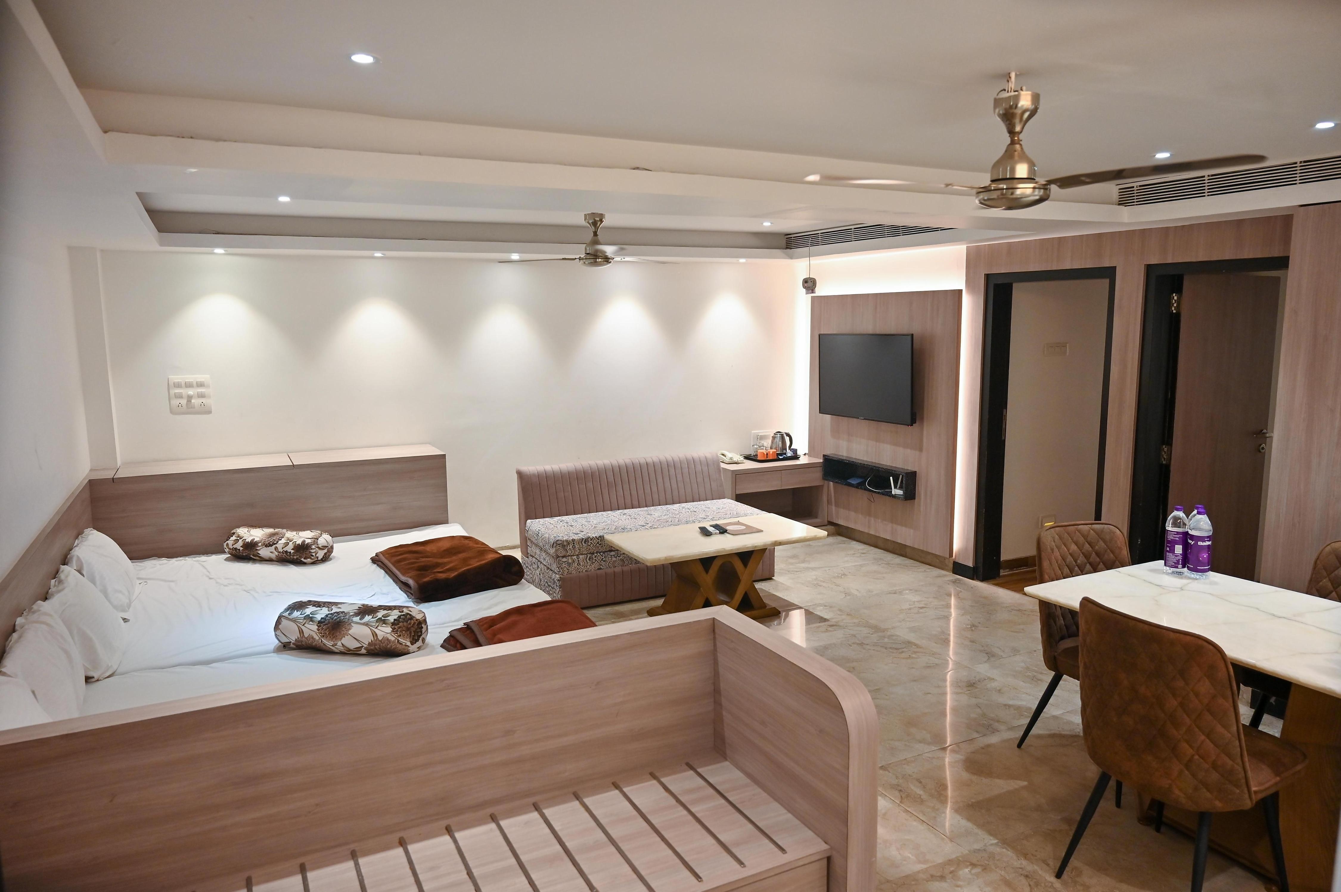 Maharaja Suite Room 1