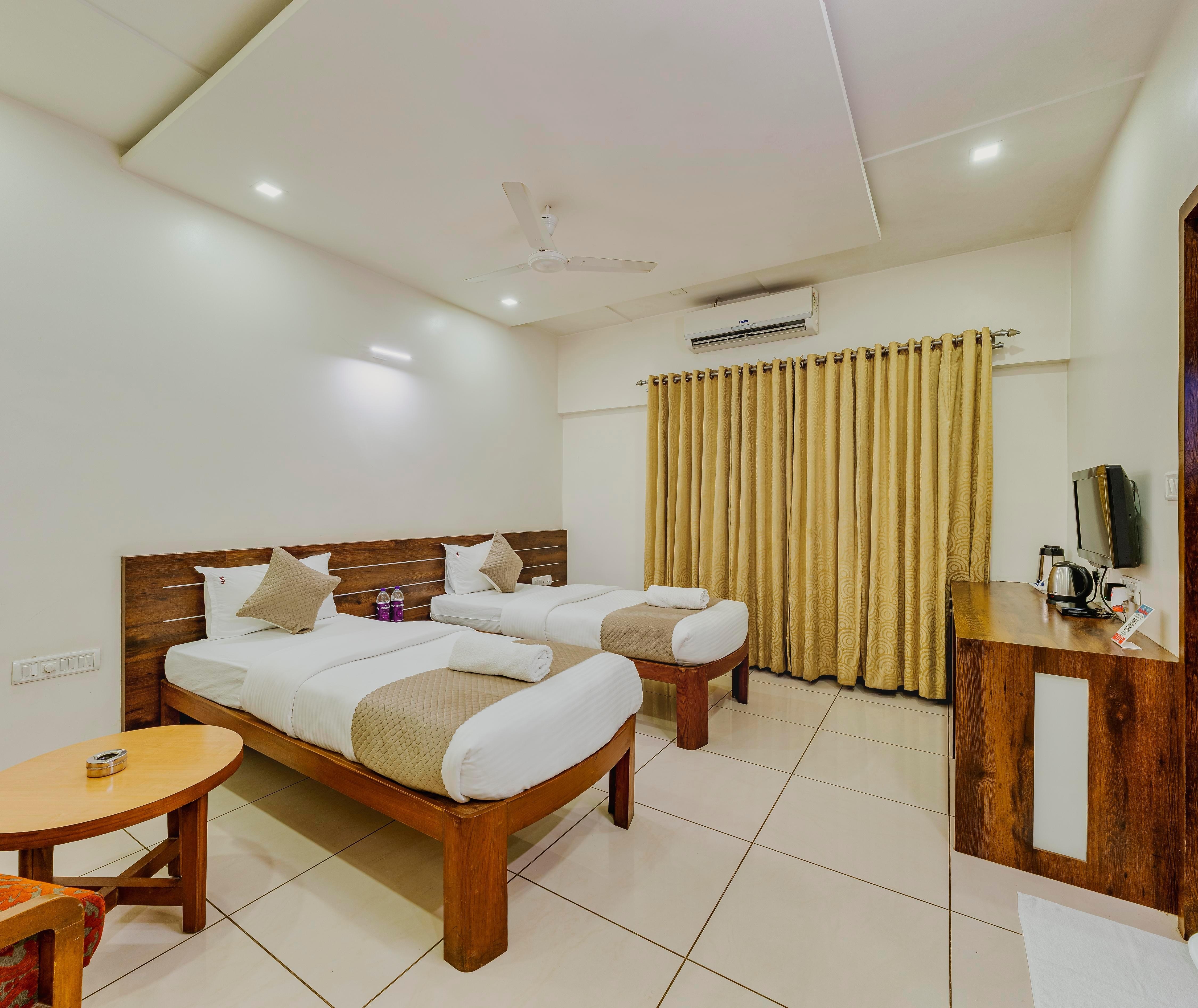 Executive Twin Room AC 1
