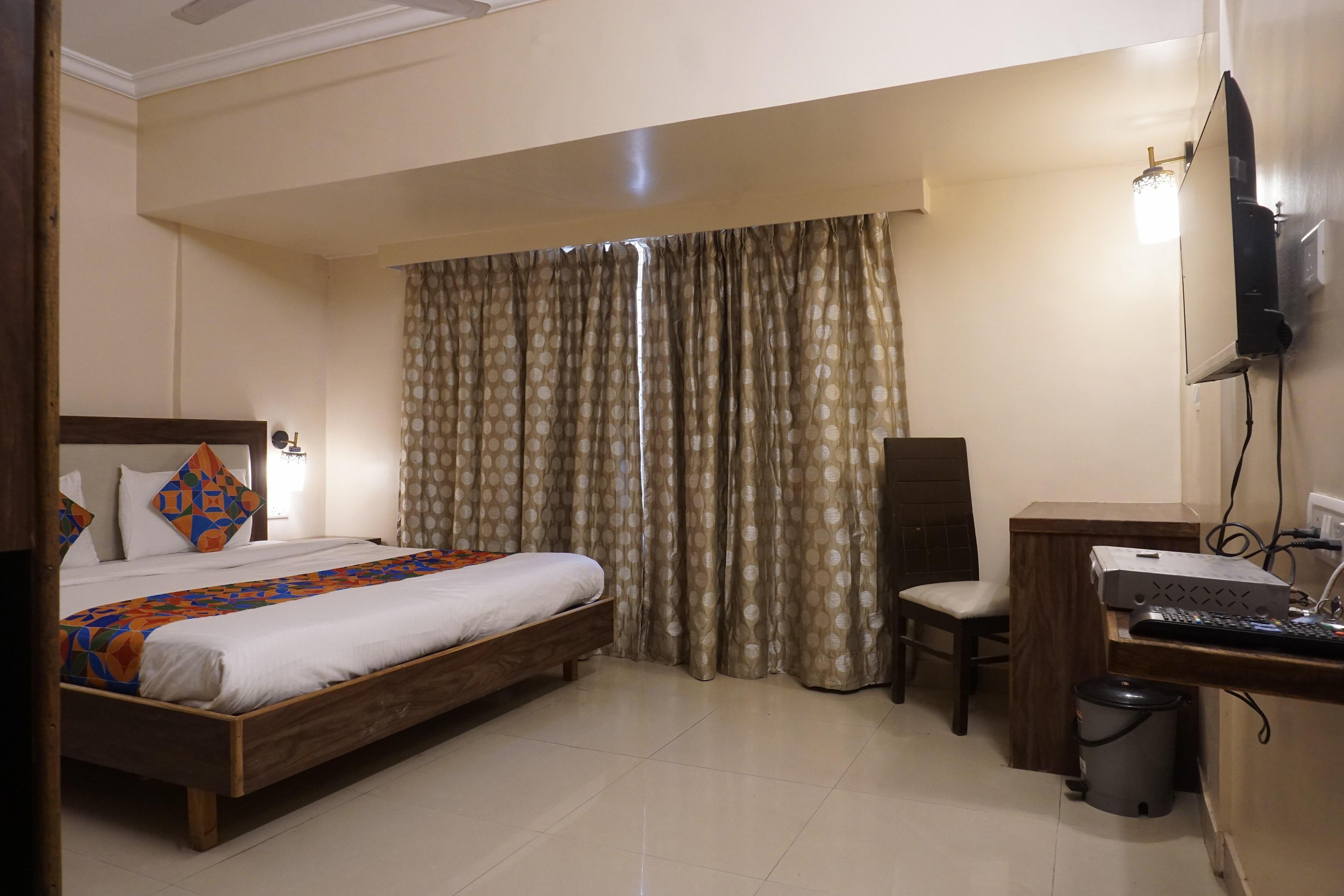 Hotel IRIS - Koregaon Park - Tap to explore photos