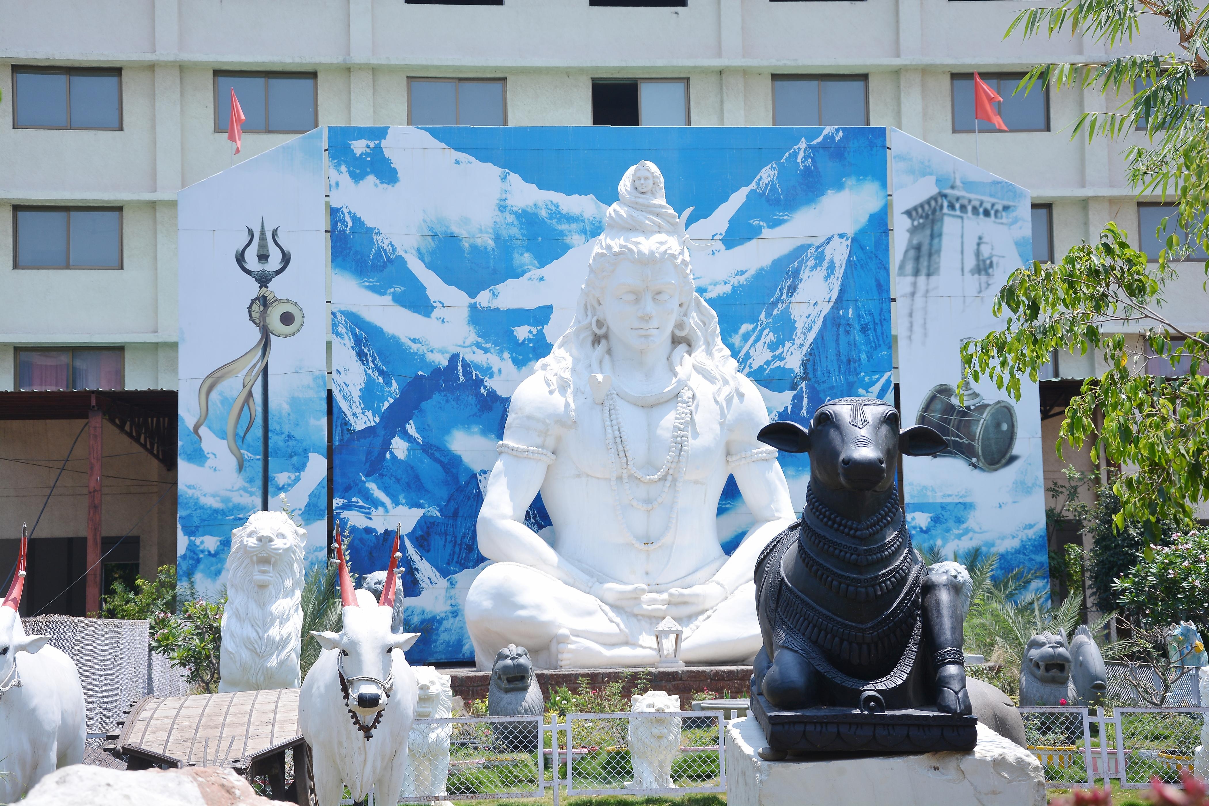 Hotel Sai Palkhi Niwara Shirdi - Newly Renovated - Tap to explore photos