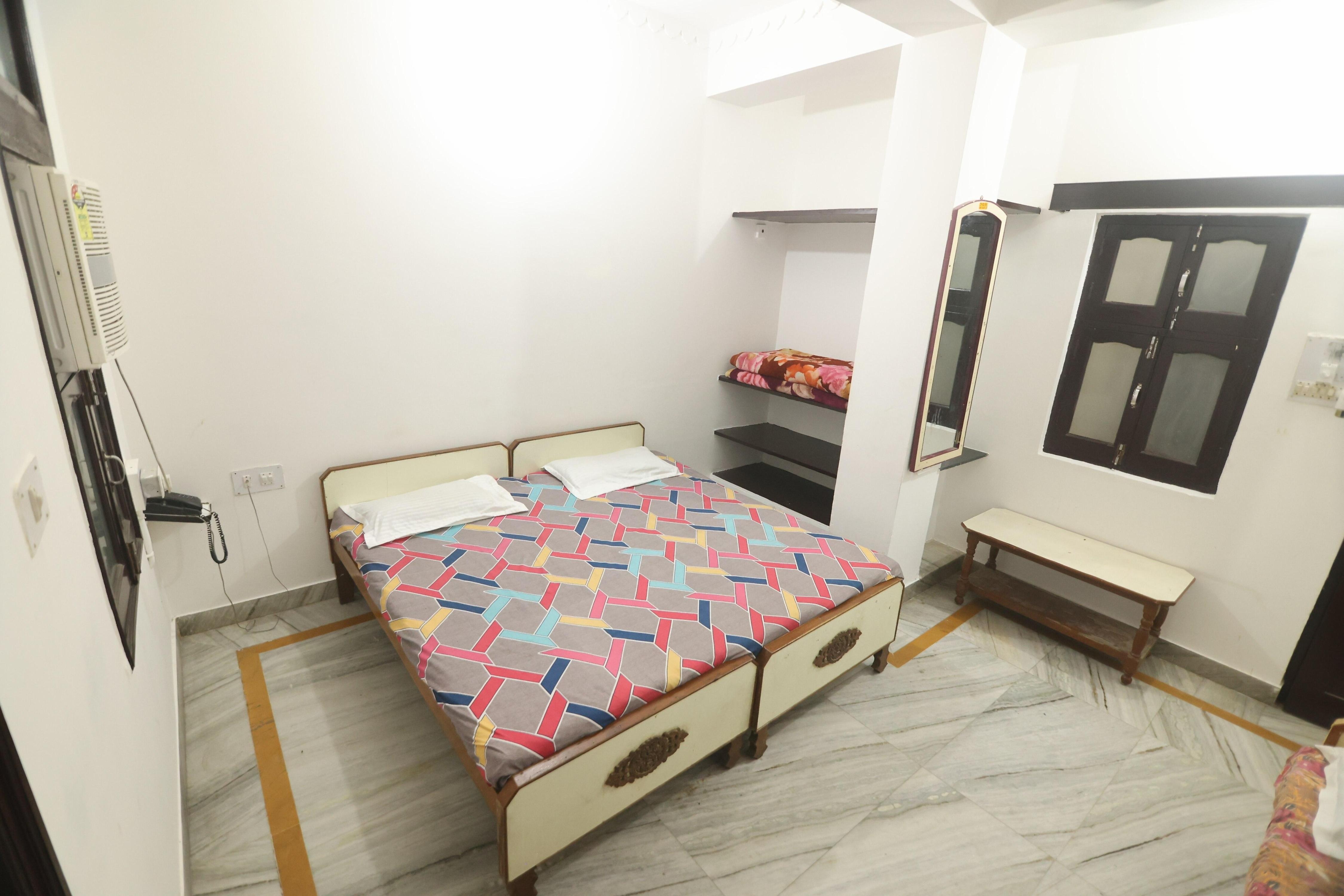 Hotel Raman Palace (PURE VEGETARIAN FAMILY HOTEL) - Tap to explore photos