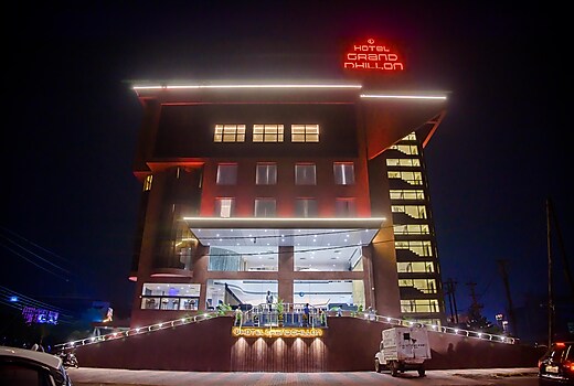 HOTEL GRAND DHILLON