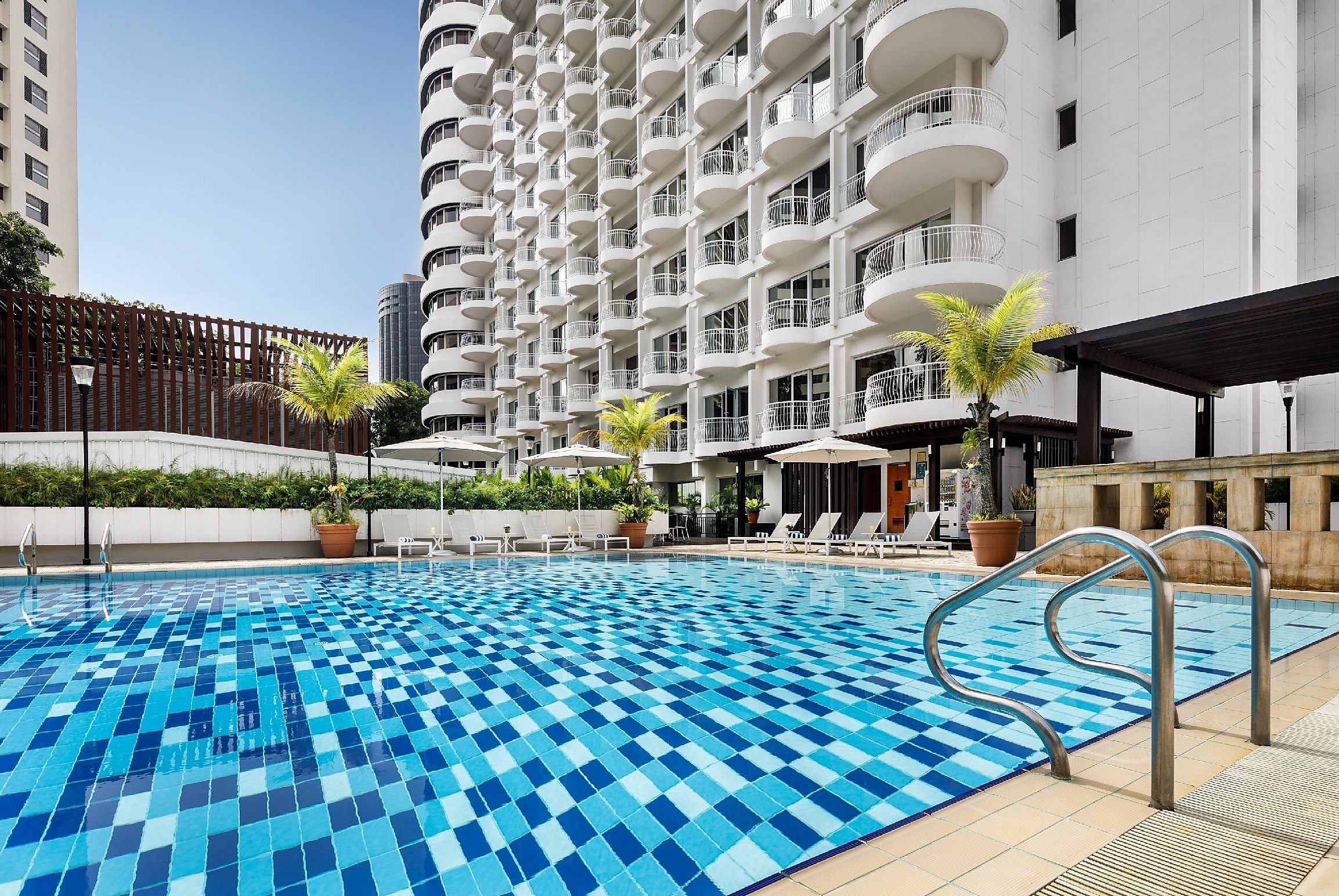 Copthorne King's Hotel Singapore - Tap to explore photos