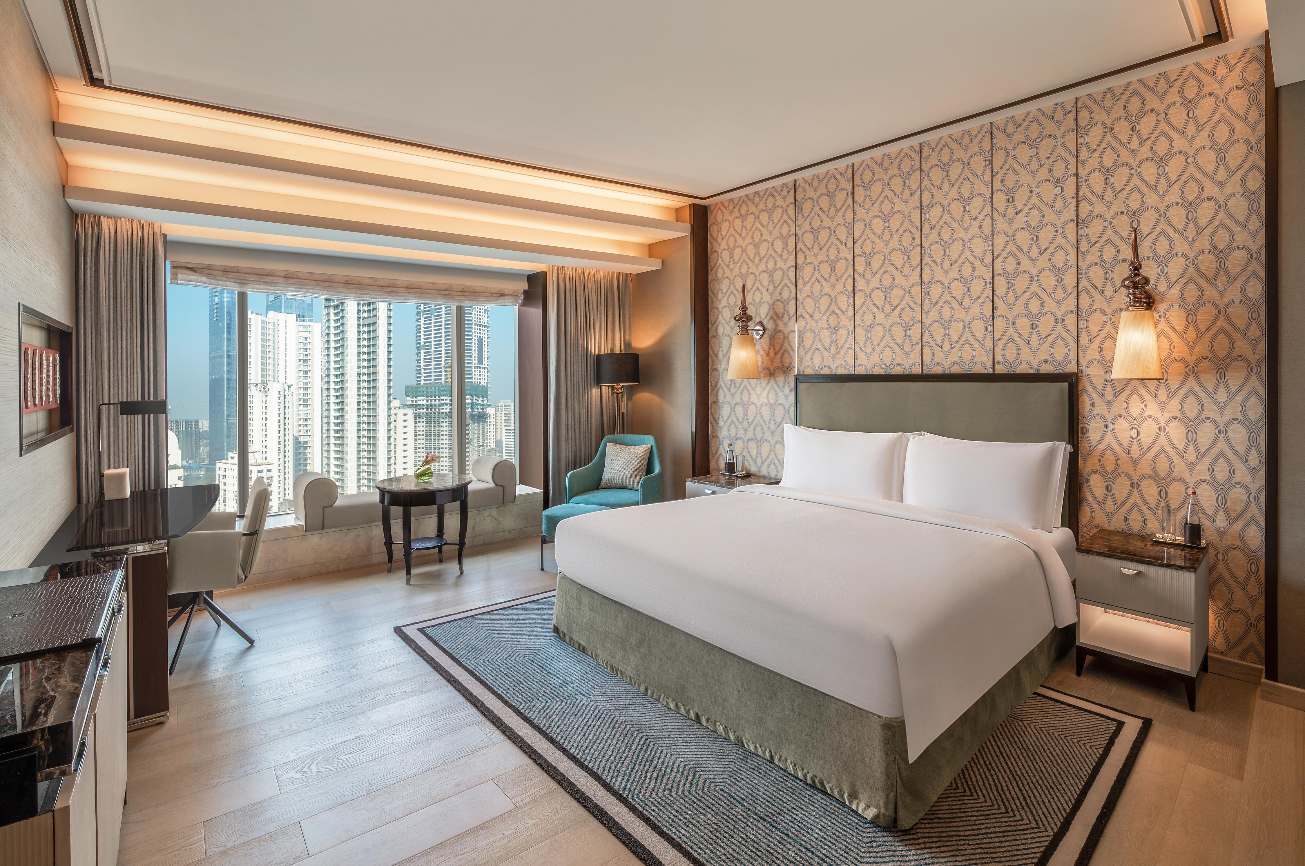 Signature Large, Guest Room, 1 King 1