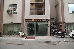 Hotel Jeniffer Inn, Delhi