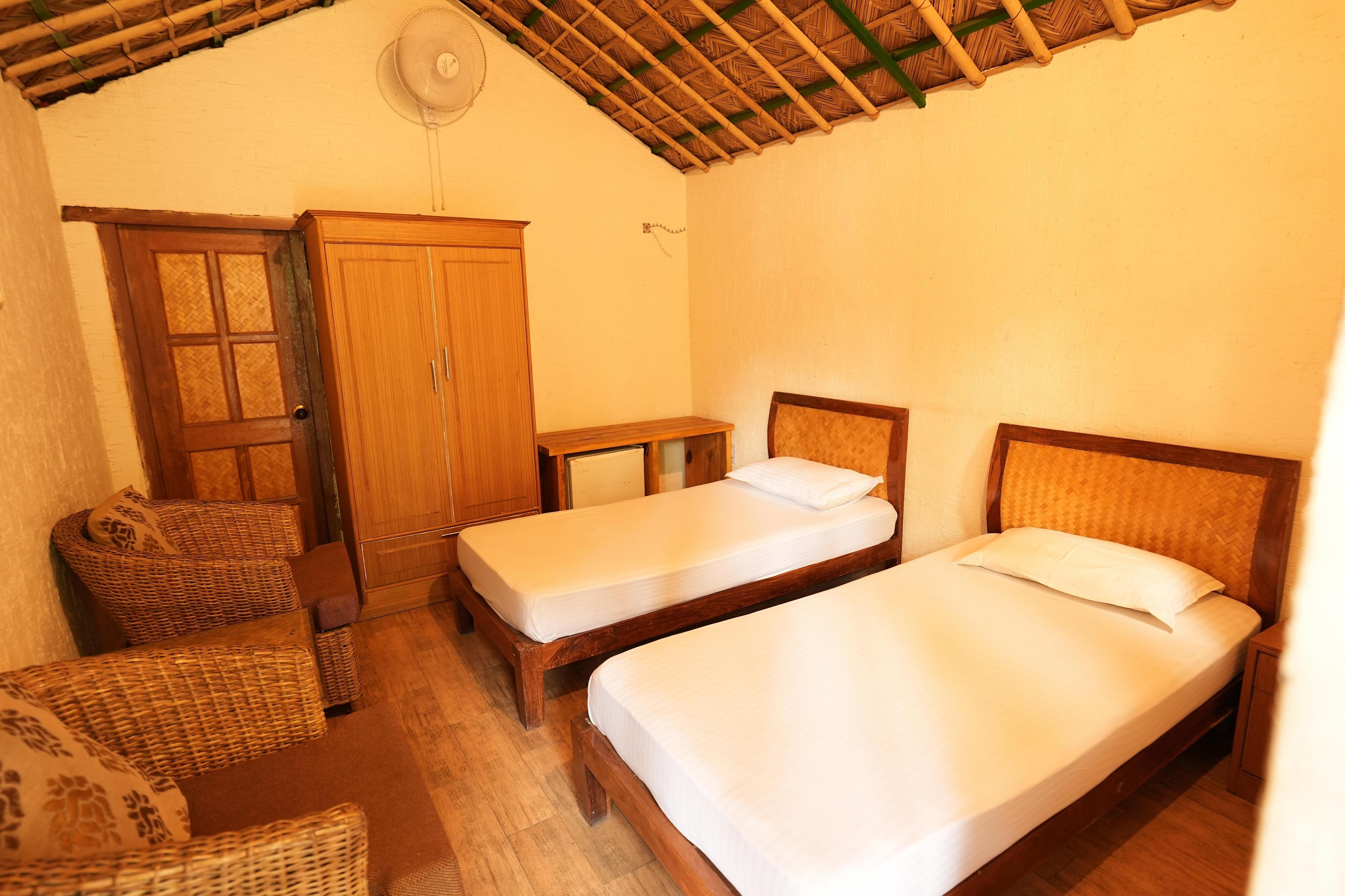 High Bank Himalayan Retreat - Tap to explore photos
